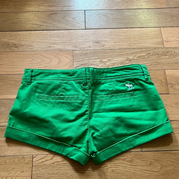 Abercrombie & Fitch green preppy short size 2 - Picture 4 of 4